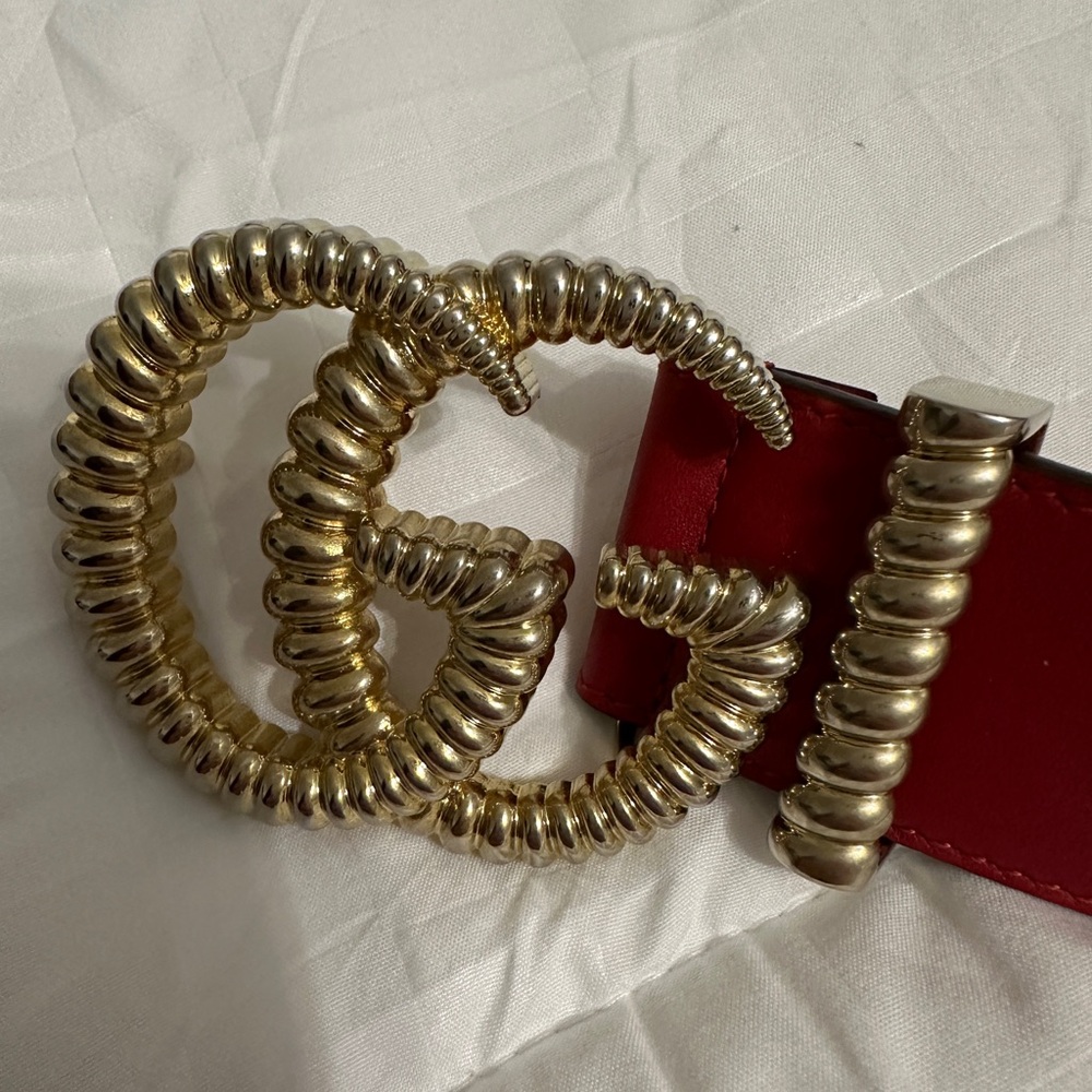 Authentic Gucci Red Leather GG belt with horn details , Gold Buckle, Torchon, 80 - Picture 9 of 10